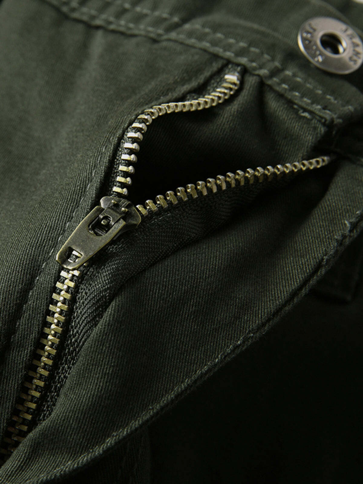 Men's Solid Color Multi-pocket Breathable Cotton Resort Outdoor Casual Cargo Shorts